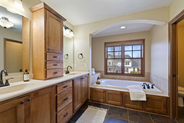 16958 Dynamic Drive, Lakeville, MN 55044