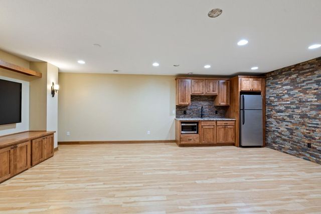 16958 Dynamic Drive, Lakeville, MN 55044