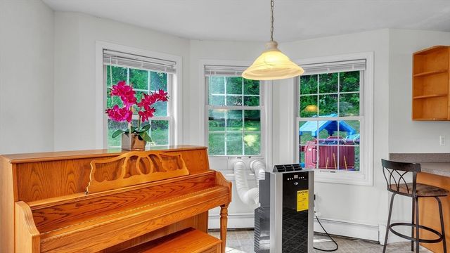 117 Bradley Ave, Haverhill, MA 01832