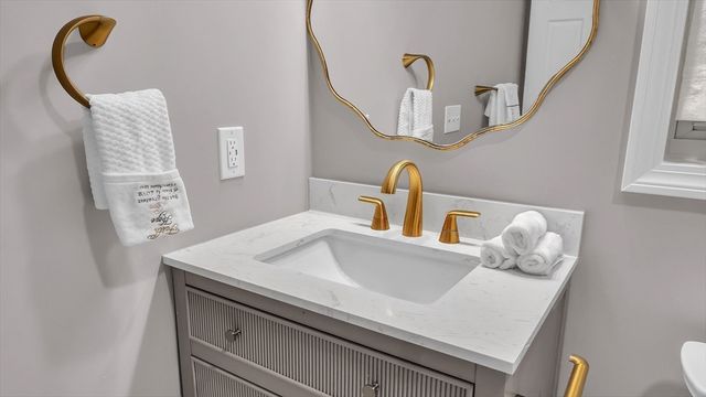 117 Bradley Ave, Haverhill, MA 01832