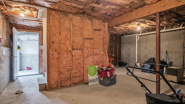 117 Bradley Ave, Haverhill, MA 01832