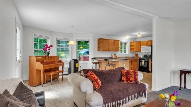 117 Bradley Ave, Haverhill, MA 01832