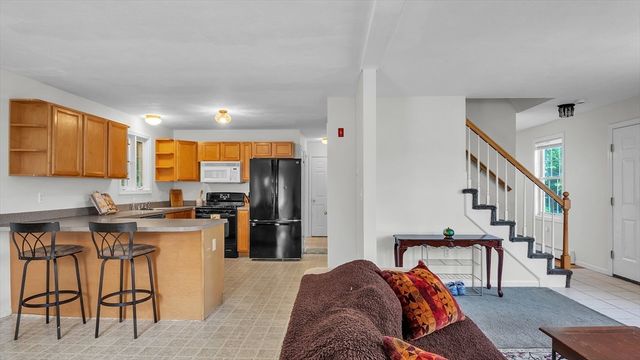 117 Bradley Ave, Haverhill, MA 01832