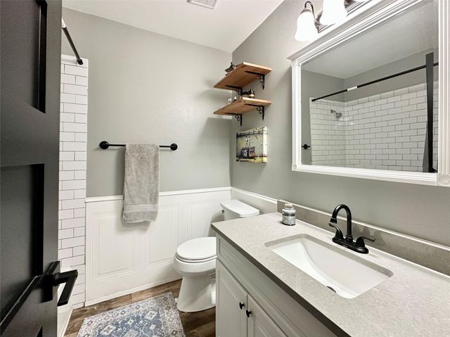 1003 Markham LN B, Austin, TX 78753