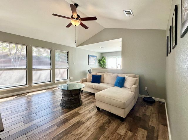 1003 Markham LN B, Austin, TX 78753