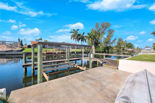 212 KAMAL PARKWAY, Cape Coral, FL 33904
