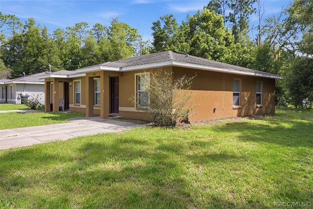 9261 N Peachtree Way, Citrus Springs, FL 34434