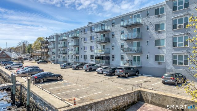 184 Pequot Avenue 303, New London, CT 06320