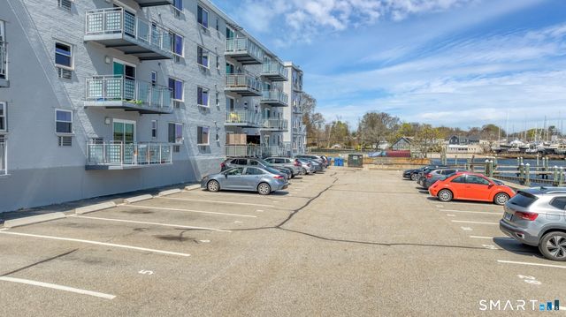 184 Pequot Avenue 303, New London, CT 06320