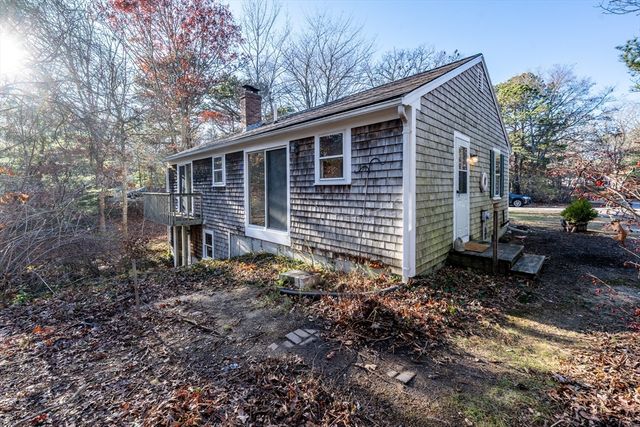4 Lan Rd, Sandwich, MA 02563