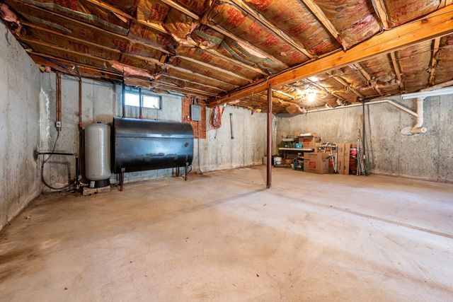 4 Lan Rd, Sandwich, MA 02563