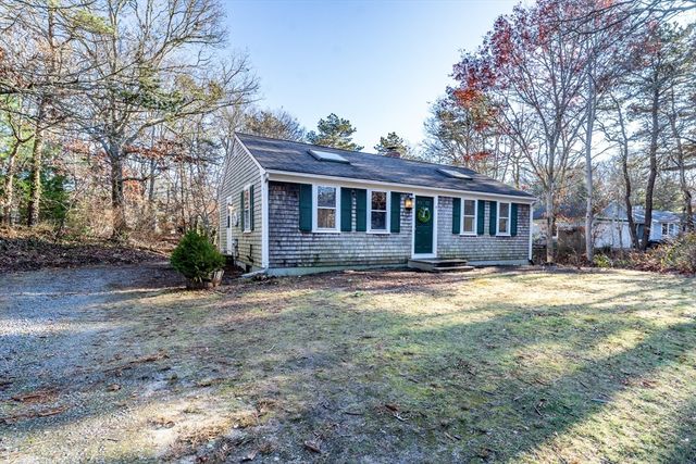 4 Lan Rd, Sandwich, MA 02563
