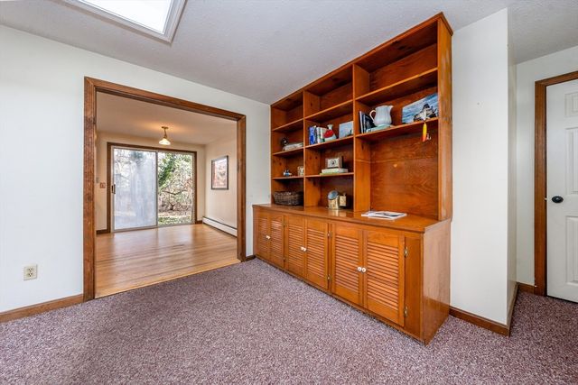 4 Lan Rd, Sandwich, MA 02563