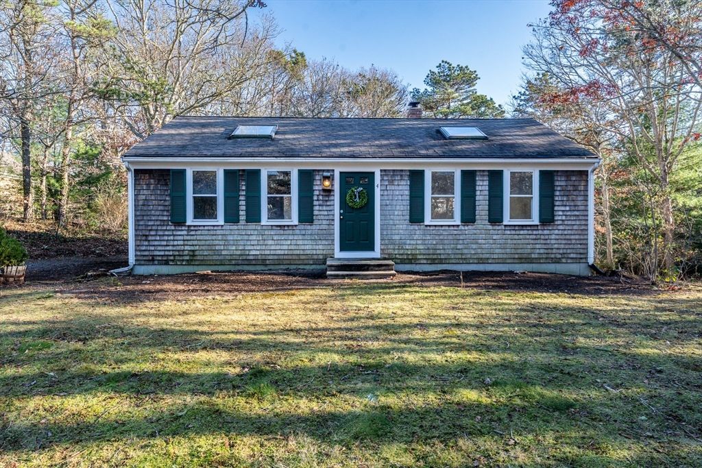 4 Lan Rd, Sandwich, MA 02563