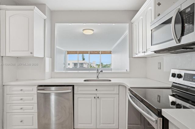 8233 Harding Ave 504, Miami Beach, FL 33141