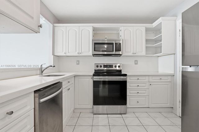 8233 Harding Ave 504, Miami Beach, FL 33141