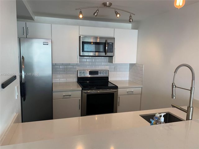 600 NE 36th St 1017, Miami, FL 33137