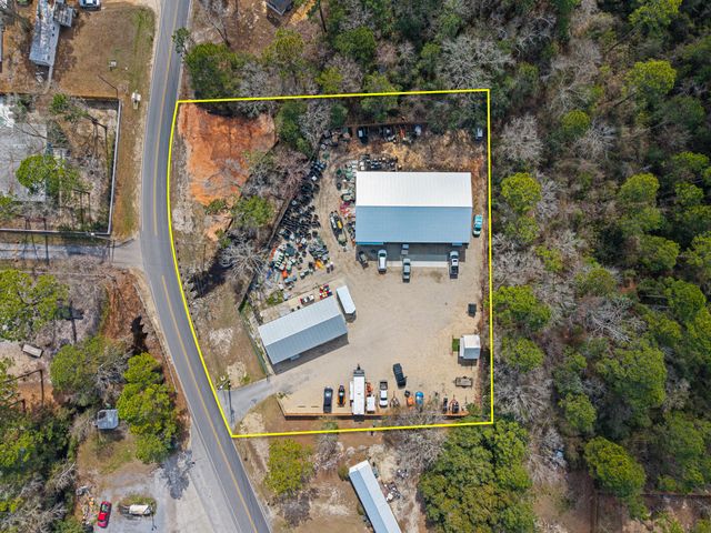 60 McDaniels Fishcamp Road, Freeport, FL 32439