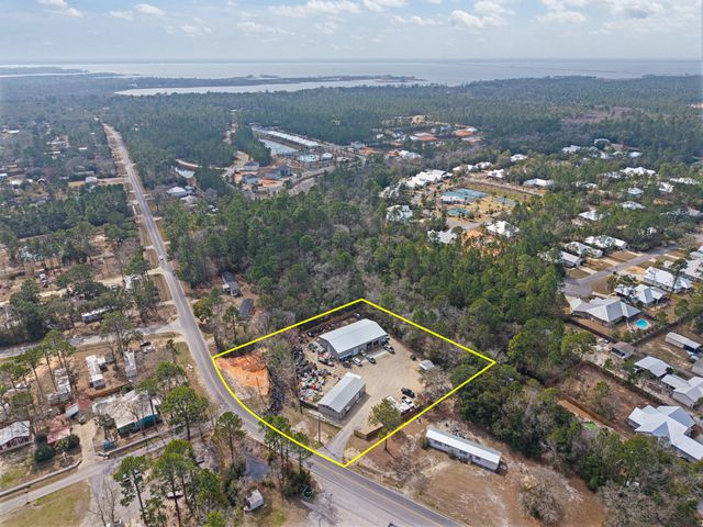 60 McDaniels Fishcamp Road, Freeport, FL 32439