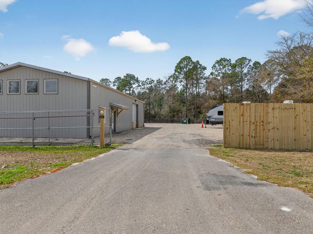 60 McDaniels Fishcamp Road, Freeport, FL 32439