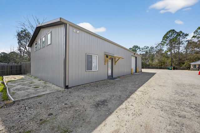 60 McDaniels Fishcamp Road, Freeport, FL 32439