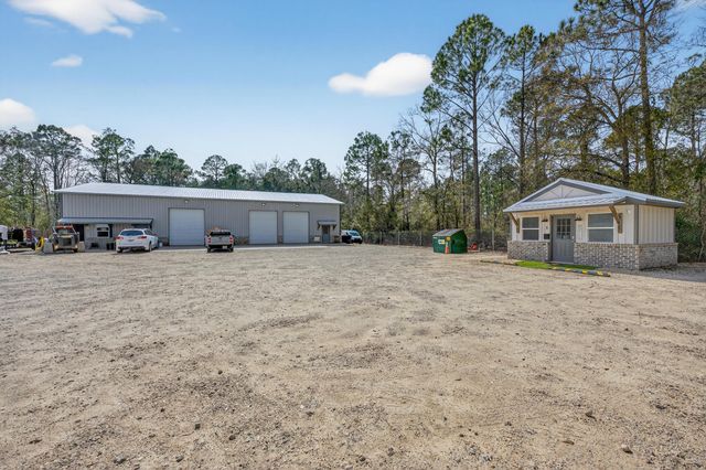 60 McDaniels Fishcamp Road, Freeport, FL 32439