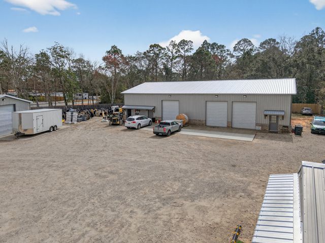 60 McDaniels Fishcamp Road, Freeport, FL 32439