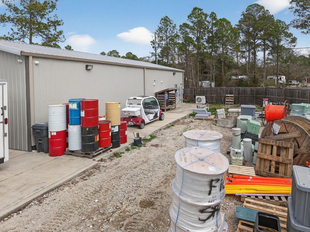 60 McDaniels Fishcamp Road, Freeport, FL 32439