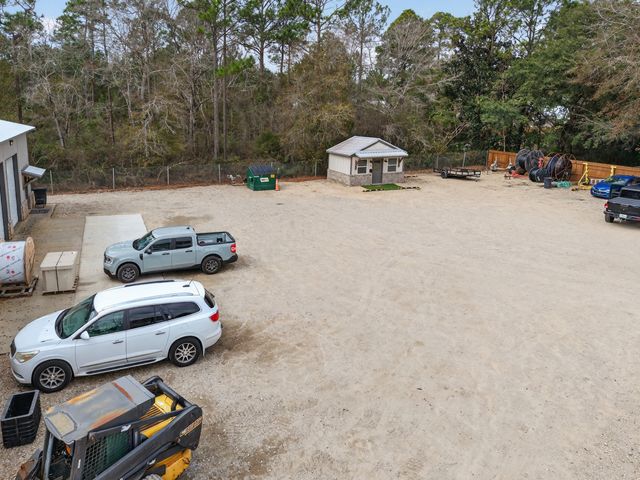 60 McDaniels Fishcamp Road, Freeport, FL 32439