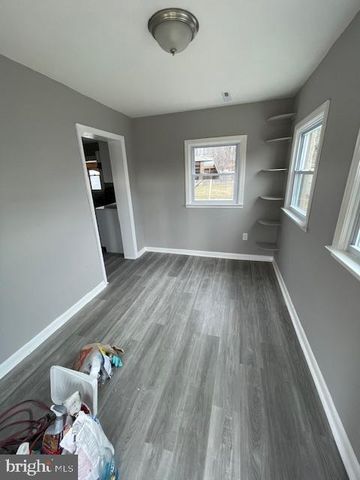 8101 DUKIE AVE, Dundalk, MD 21222
