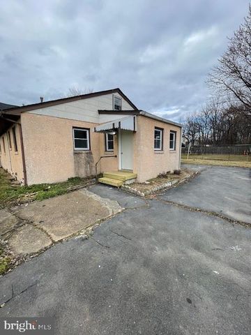 8101 DUKIE AVE, Dundalk, MD 21222