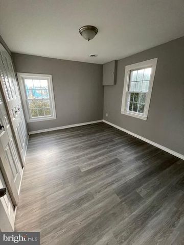 8101 DUKIE AVE, Dundalk, MD 21222