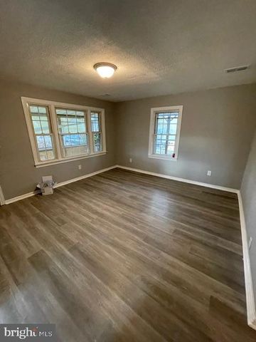 8101 DUKIE AVE, Dundalk, MD 21222