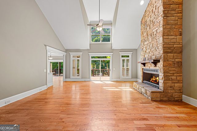141 Crawfords Ferry Point, Hartwell, GA 30643
