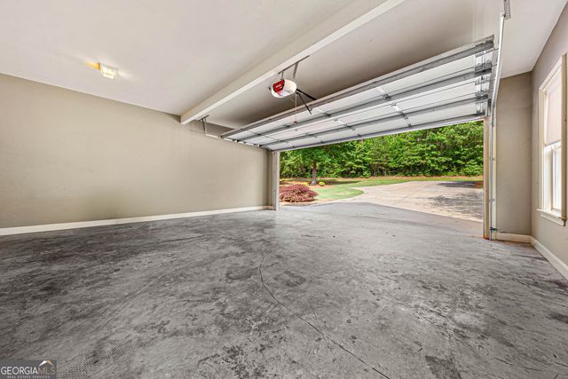 141 Crawfords Ferry Point, Hartwell, GA 30643
