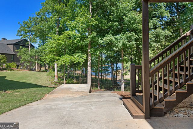 141 Crawfords Ferry Point, Hartwell, GA 30643