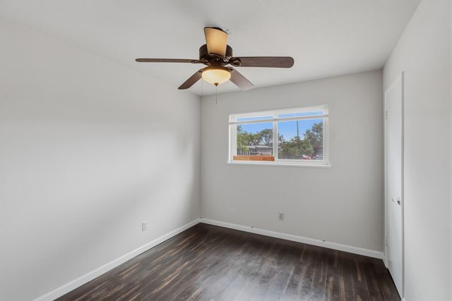 606 Grace Street NE, Albuquerque, NM 87123
