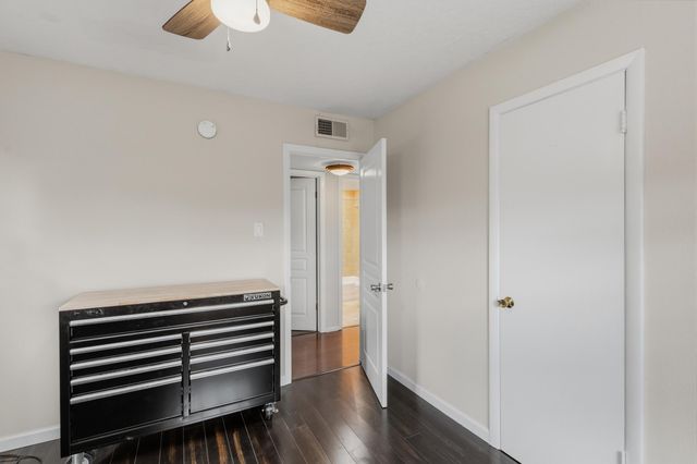 606 Grace Street NE, Albuquerque, NM 87123