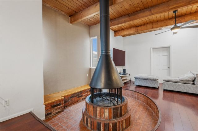 606 Grace Street NE, Albuquerque, NM 87123