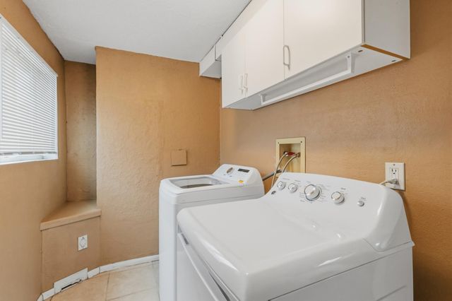 606 Grace Street NE, Albuquerque, NM 87123