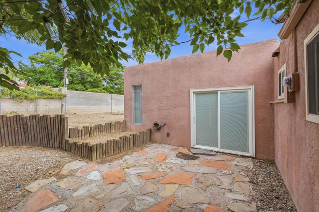 606 Grace Street NE, Albuquerque, NM 87123