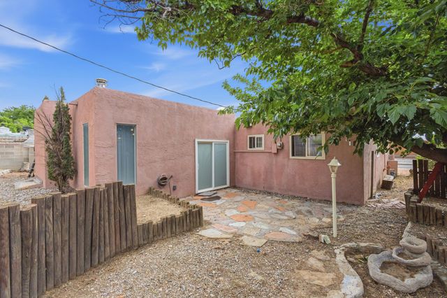 606 Grace Street NE, Albuquerque, NM 87123
