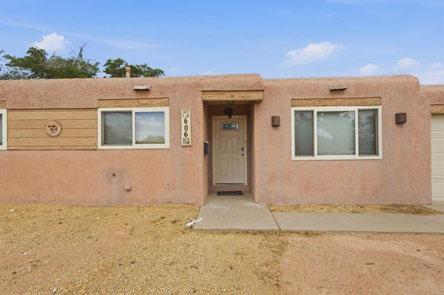 606 Grace Street NE, Albuquerque, NM 87123