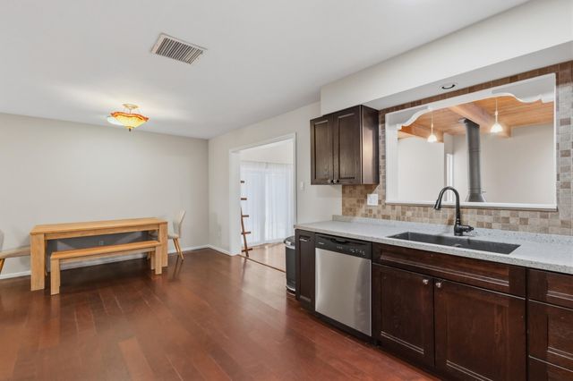 606 Grace Street NE, Albuquerque, NM 87123