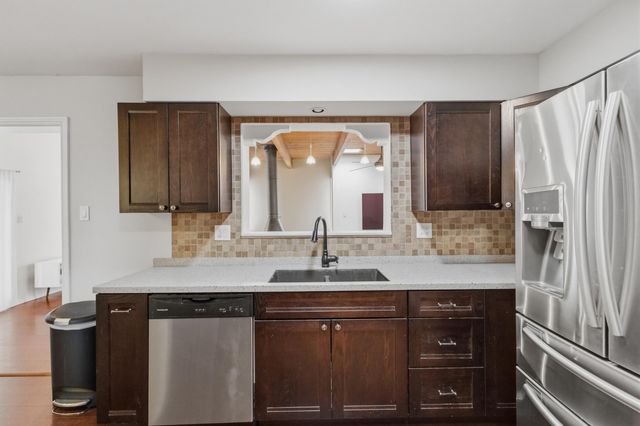 606 Grace Street NE, Albuquerque, NM 87123