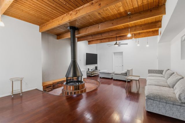 606 Grace Street NE, Albuquerque, NM 87123