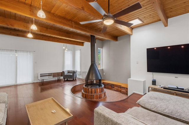 606 Grace Street NE, Albuquerque, NM 87123