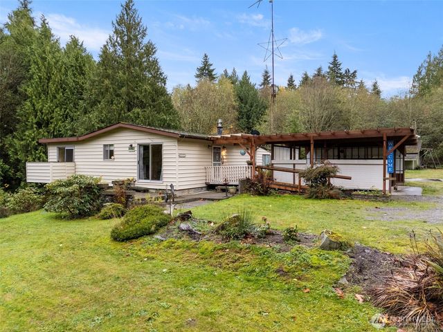 6091 NE Twin Spits Road, Hansville, WA 98340