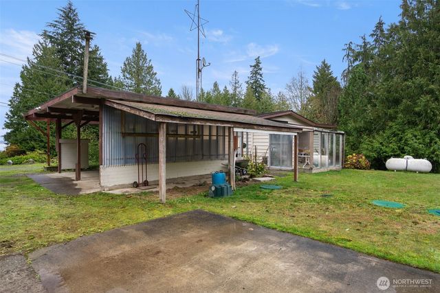 6091 NE Twin Spits Road, Hansville, WA 98340