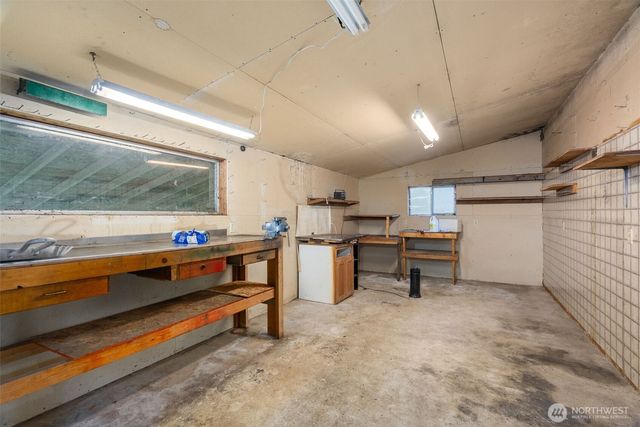 6091 NE Twin Spits Road, Hansville, WA 98340